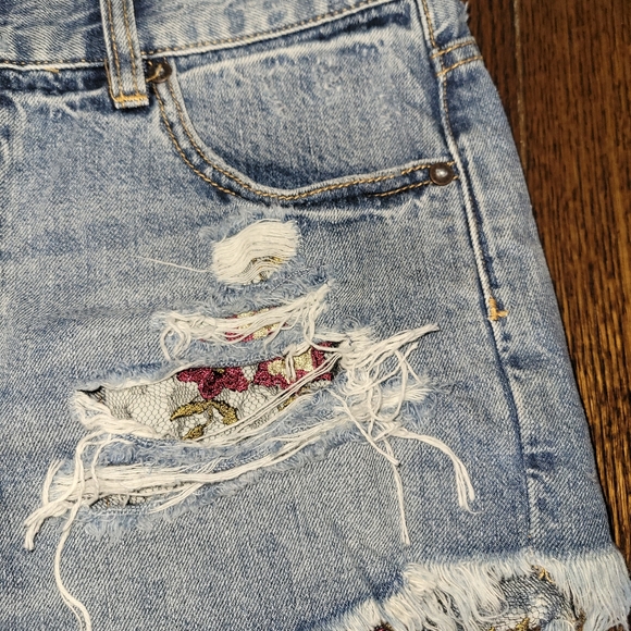 We The Free High Rise Distressed Button Fly Denim Shorts, Size 28 - Picture 3 of 5